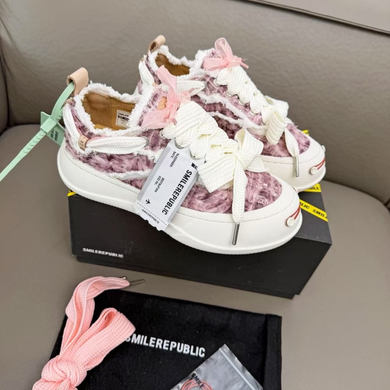 Smilerepublic Canvas Shoes